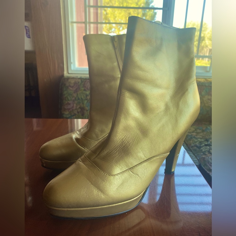 Leather Gold Short Heeled Boots (8.5)